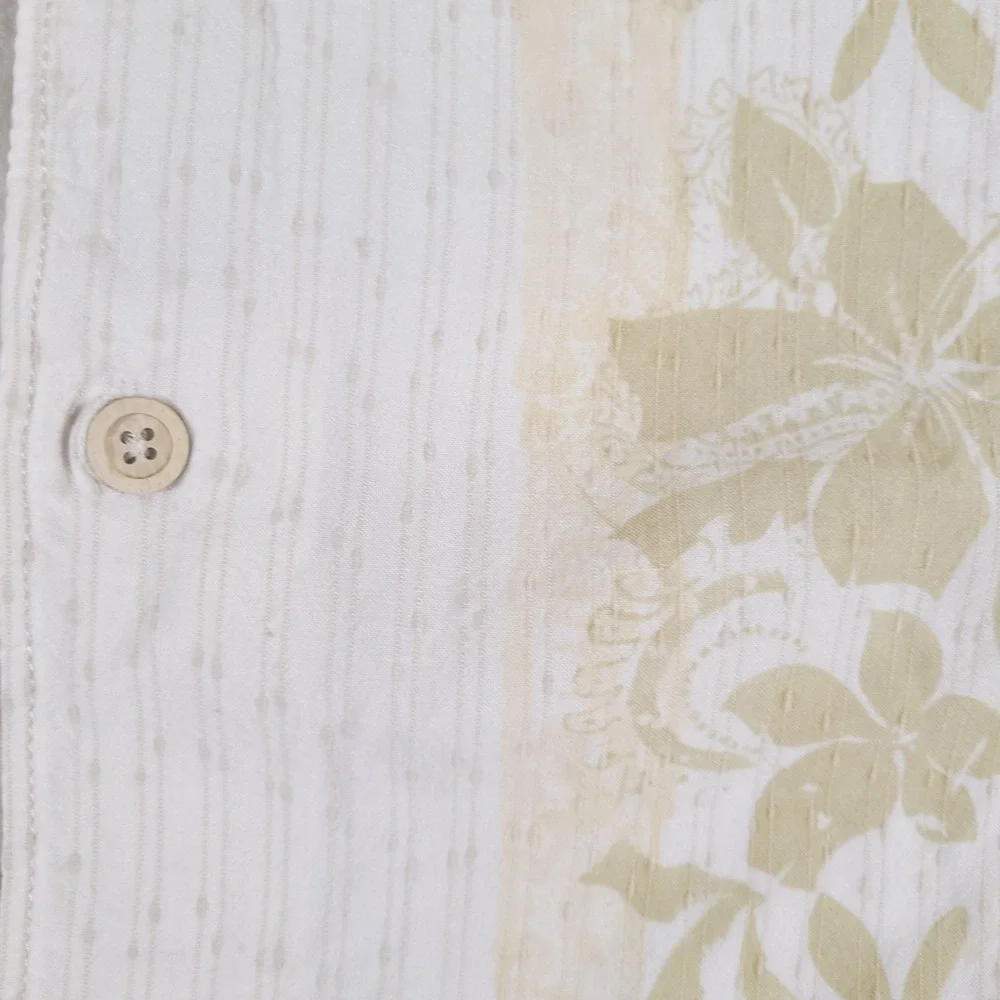 Tommy Bahama Shirt Mens Large White Beige Floral Hawaiian‎ Button Up Embroidered